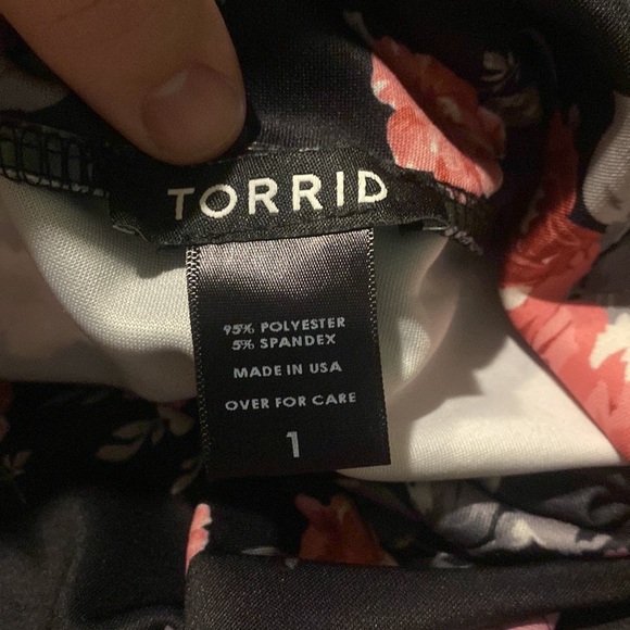 Torrid skirt size 1 - Picture 3 of 3